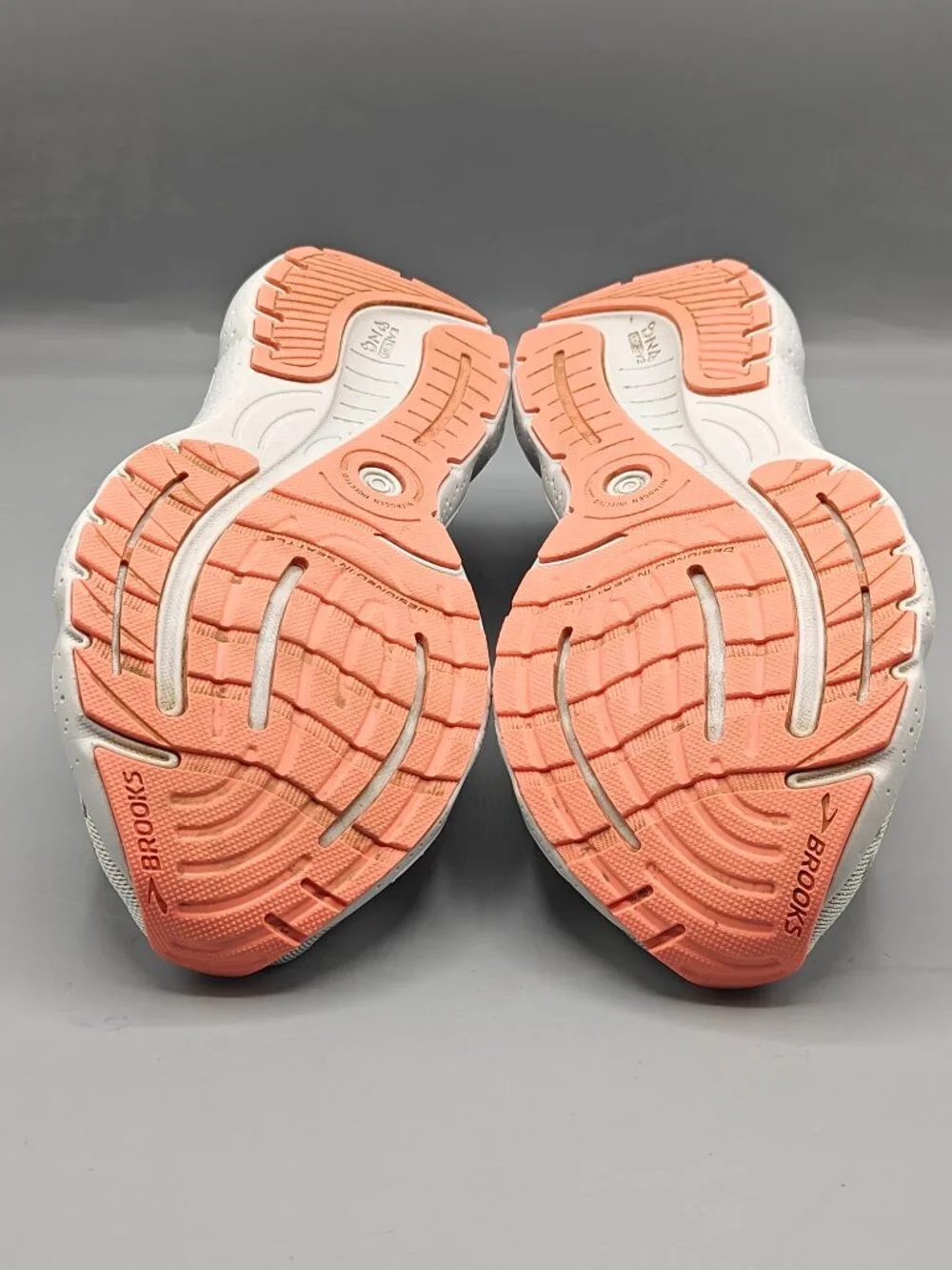 Brooks Glycerin 20 Oyster Latigo Bay Coral Running Shoes US Women's 7 B